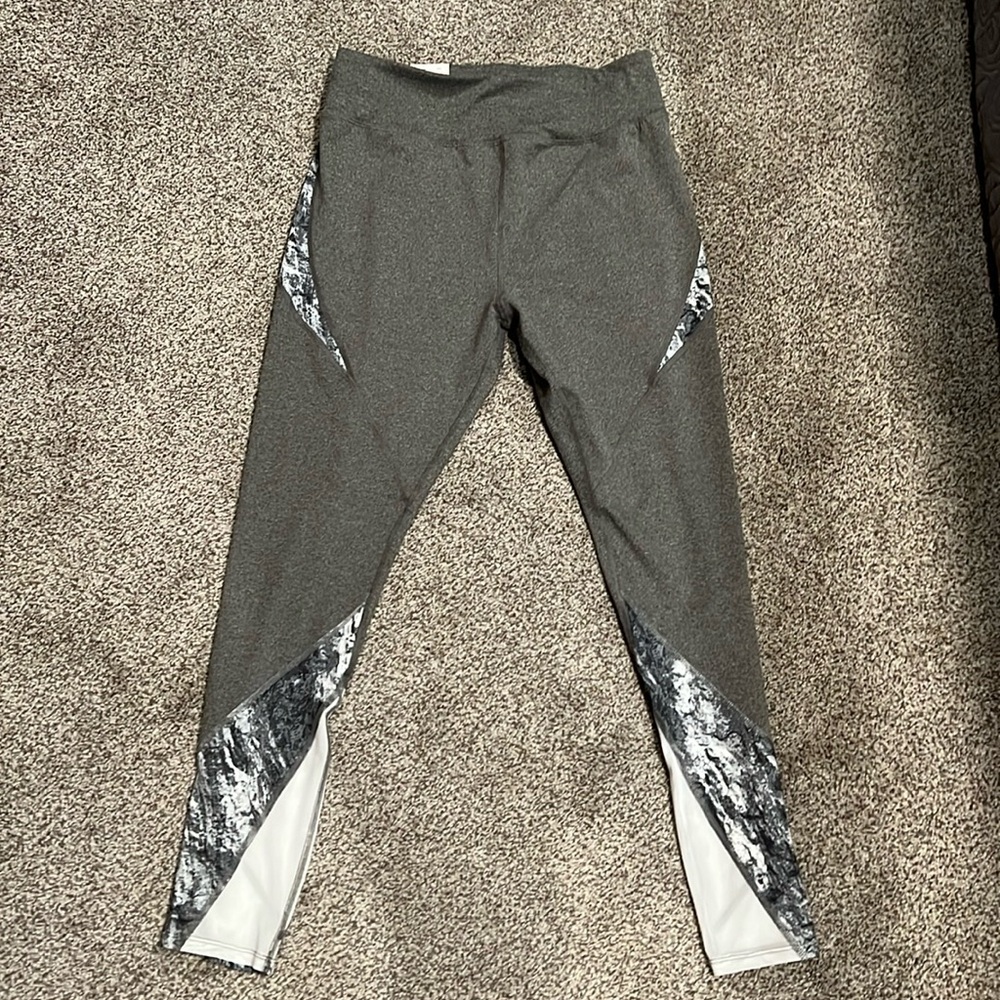 High Rise Yoga Pants. Size Large.